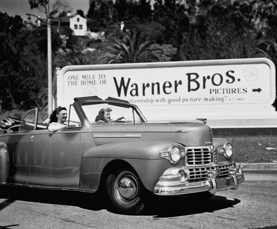Ann Sheridan 1946 Warner Bros. sign wm.jpg
